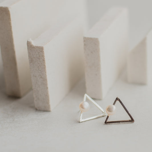 Arete triangulo plata 950 y perla