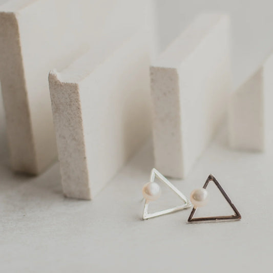 Arete triangulo plata 950 y perla