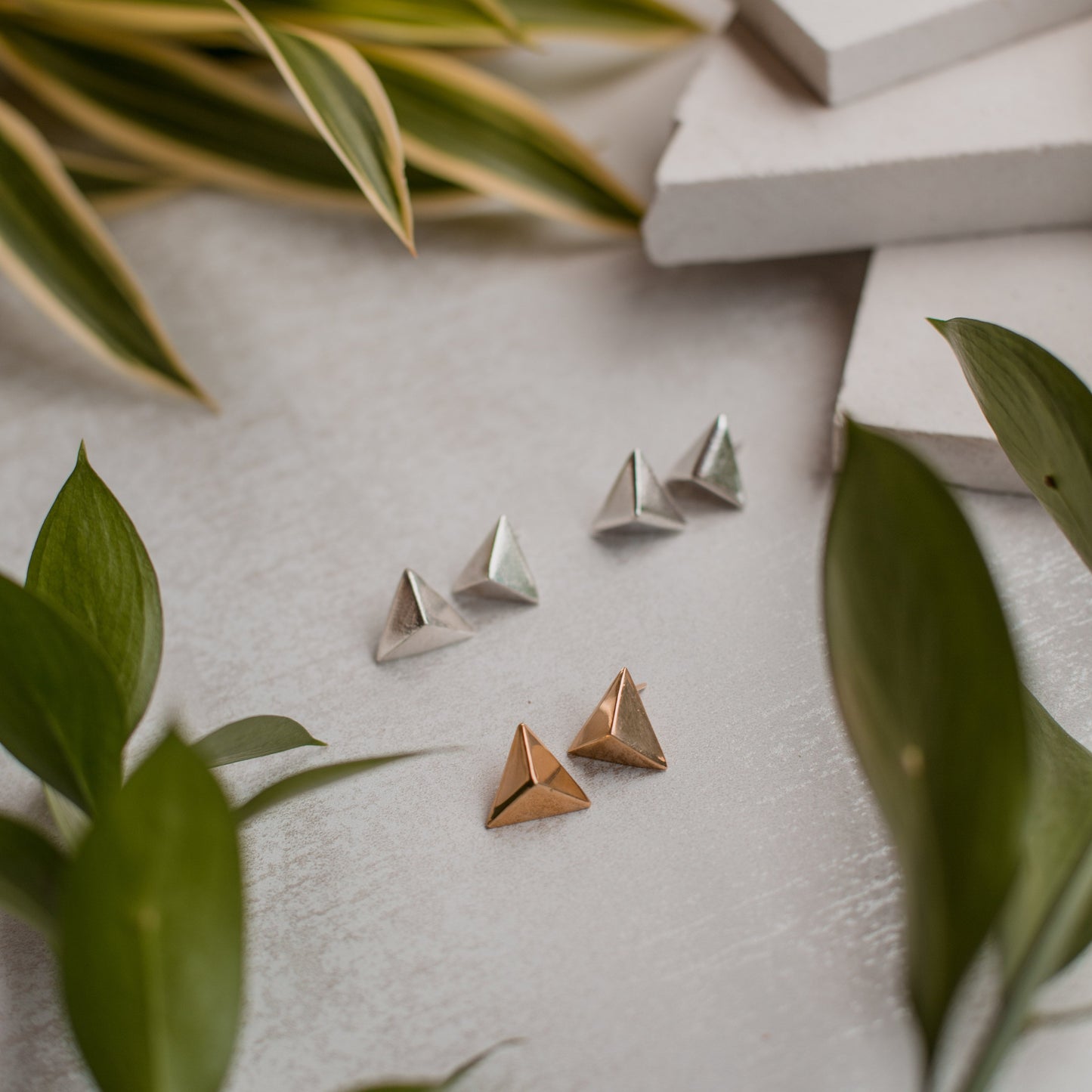 Aretes en plata 950 topo piramide