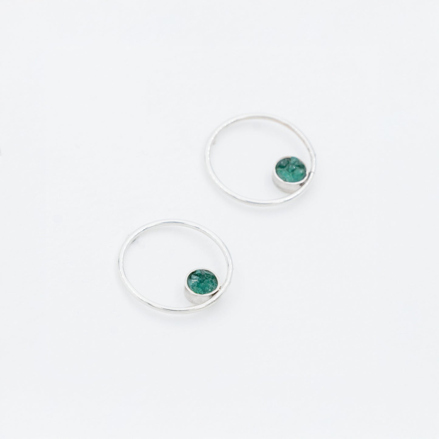 Arete caja hilo Esmeralda y Plata 950