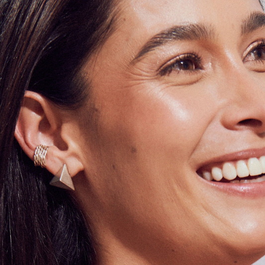 Aretes en plata 950 topo piramide