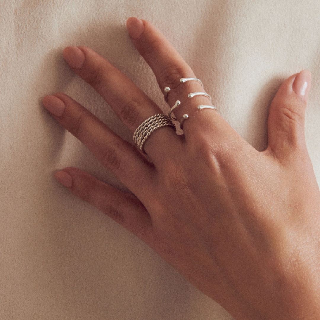 Anillo manglar plata 950 orgánico. Joyería artesanal natural texturizada. Diseño ecosistema hecho a mano.