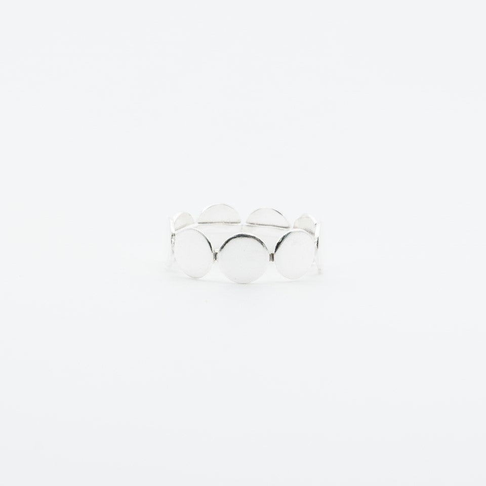 Anillo plata 950 círculos entrelazados. Joyería artesanal geométrica. Diseño moderno hecho a mano.