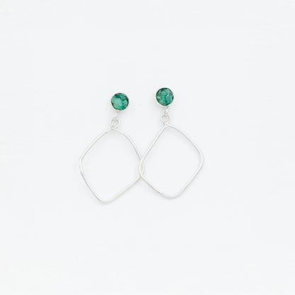 Handmade recycled silver 950 rhombus earrings with round Colombian emeralds.