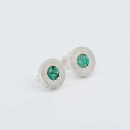 Arete topo Redondo Textura Plata 950 Y Esmeraldas
