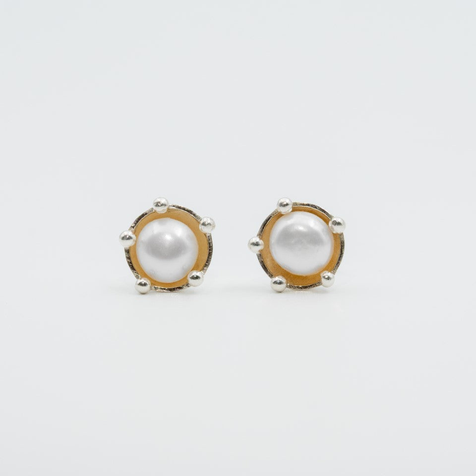  Aretes plata 950 con perlas naturales. Joyería artesanal elegante clásica. Diseño atemporal hecho a mano