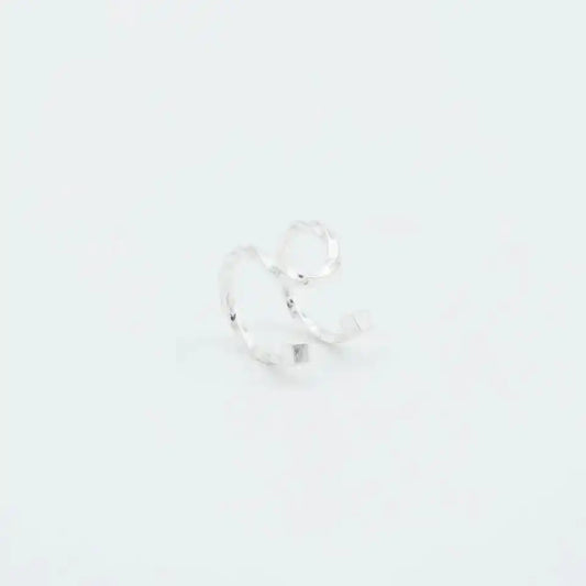Ear cuff doble entorchado plata 950. Joyería artesanal sofisticada. Diseño voluminoso hecho a mano.