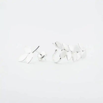 Ear cuff hojas plata 950 botánico. Joyería artesanal natural orgánica. Diseño foliar hecho a mano.