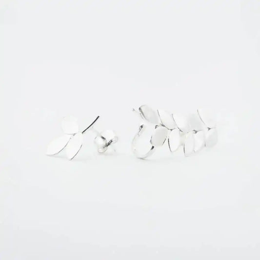 Ear cuff hojas plata 950 botánico. Joyería artesanal natural orgánica. Diseño foliar hecho a mano.