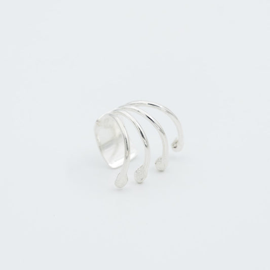 Ear cuff cuatro fósforos plata 950. Joyería artesanal dinámica. Diseño movimiento hecho a mano.